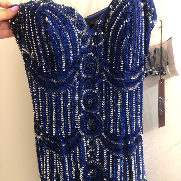 Formal dress - Picture 3 of 5